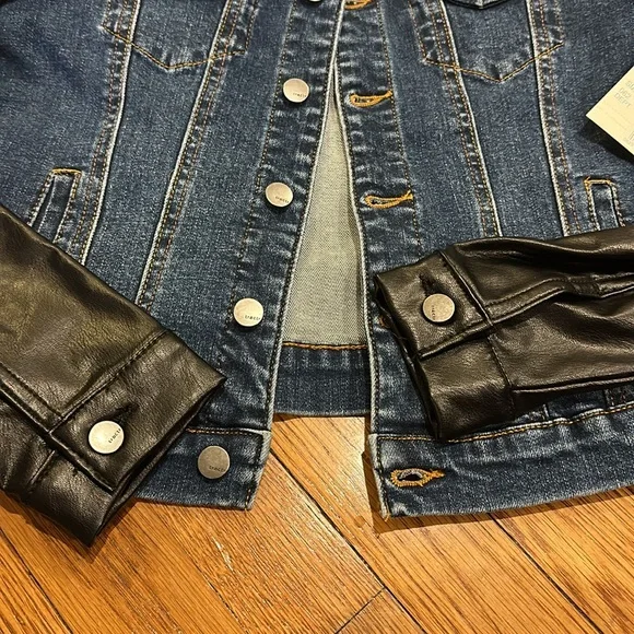 Tractr NWT size M girls denim jacket with faux leather sleeve - Picture 5 of 6